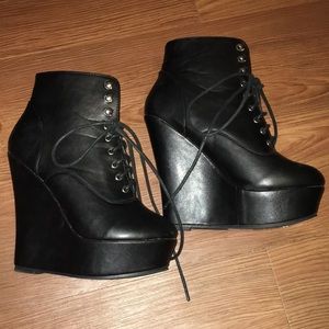 Black ankle boot wedges